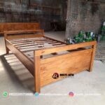 Dipan Tempat Tidur Anak Kayu Jati