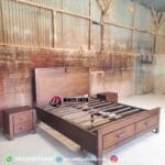 Tempat Tidur Kayu Jati Minimalis dengan Laci Modern