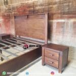 Tempat Tidur Kayu Jati Minimalis dengan Laci Modern