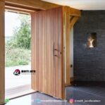Pintu Pivot Kayu Jati Asli Minimalis untuk Tampilan Modern dan Elegan