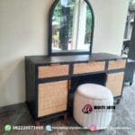 Meja Rias Jati Rotan
