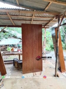 Pintu Kayu Jati Perhutani Motif Garis Simetris